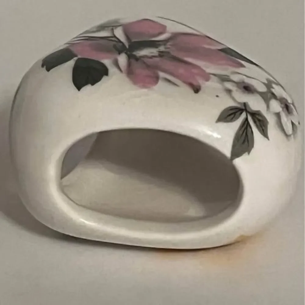 VTG Lord Nelson Pottery England  Ceramic Reversible Two Sided/Scarf Ring w/ Box